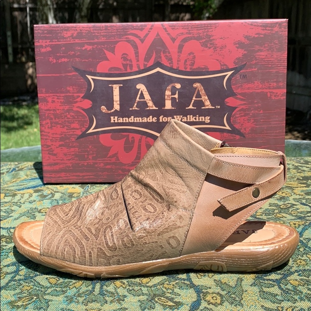 Jafa 148 Gladiator Sandals Size 37/7 NIB